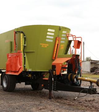 Кормораздатчики с вертикальными шнеками СРКВ-13 / СРКВ-15 / СРКВ-17 (с реверсивным транспортером/без)